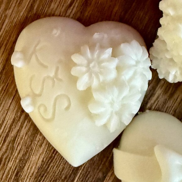 NEW WAX MELTS 2.12oz Bath & Body Works Candle Wax Melts - Black Cherry Merlot - Picture 4 of 8